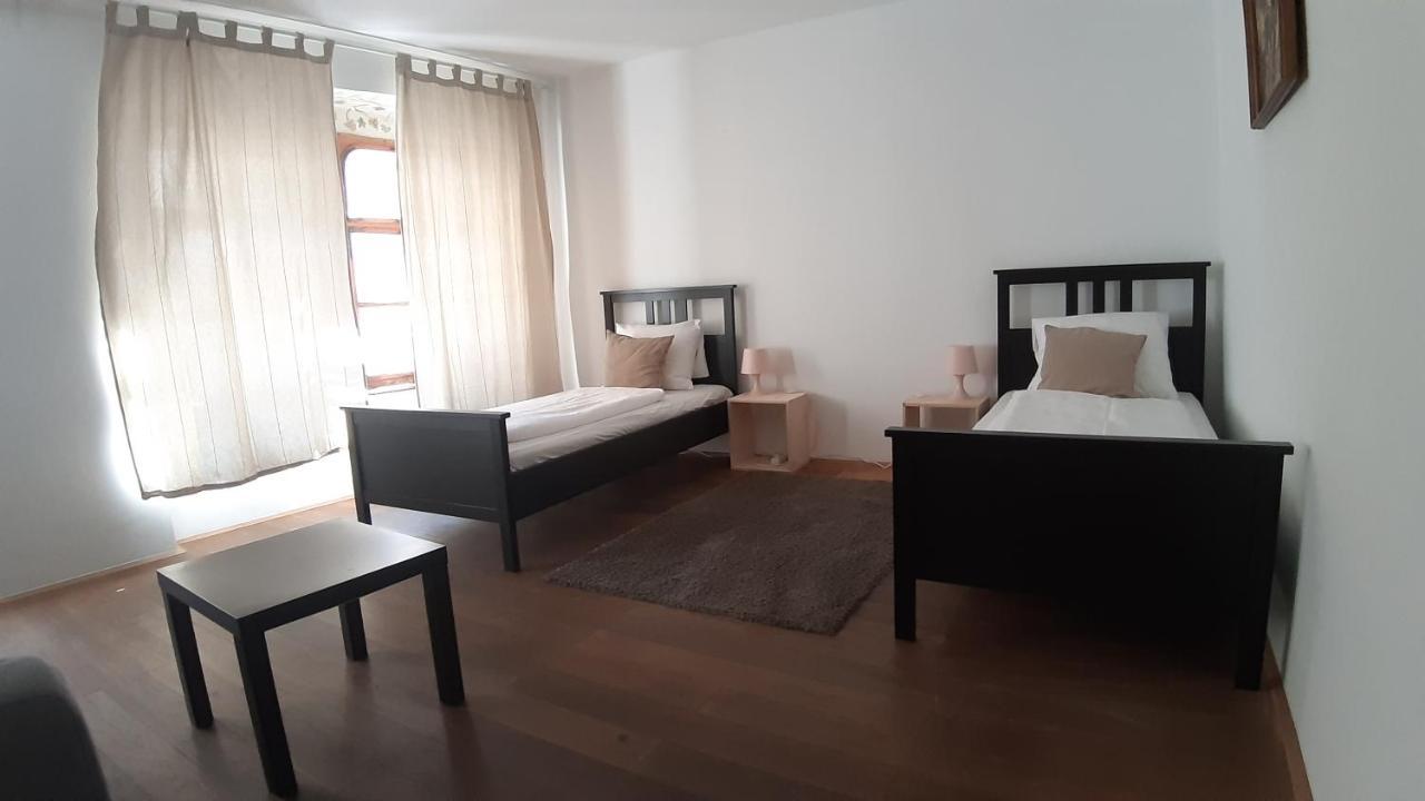 Boutique Hostel Zum Goldenen Kegel Vienna Exterior photo