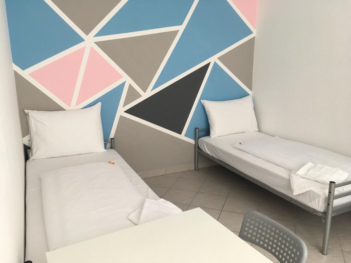 Boutique Hostel Zum Goldenen Kegel Vienna Exterior photo