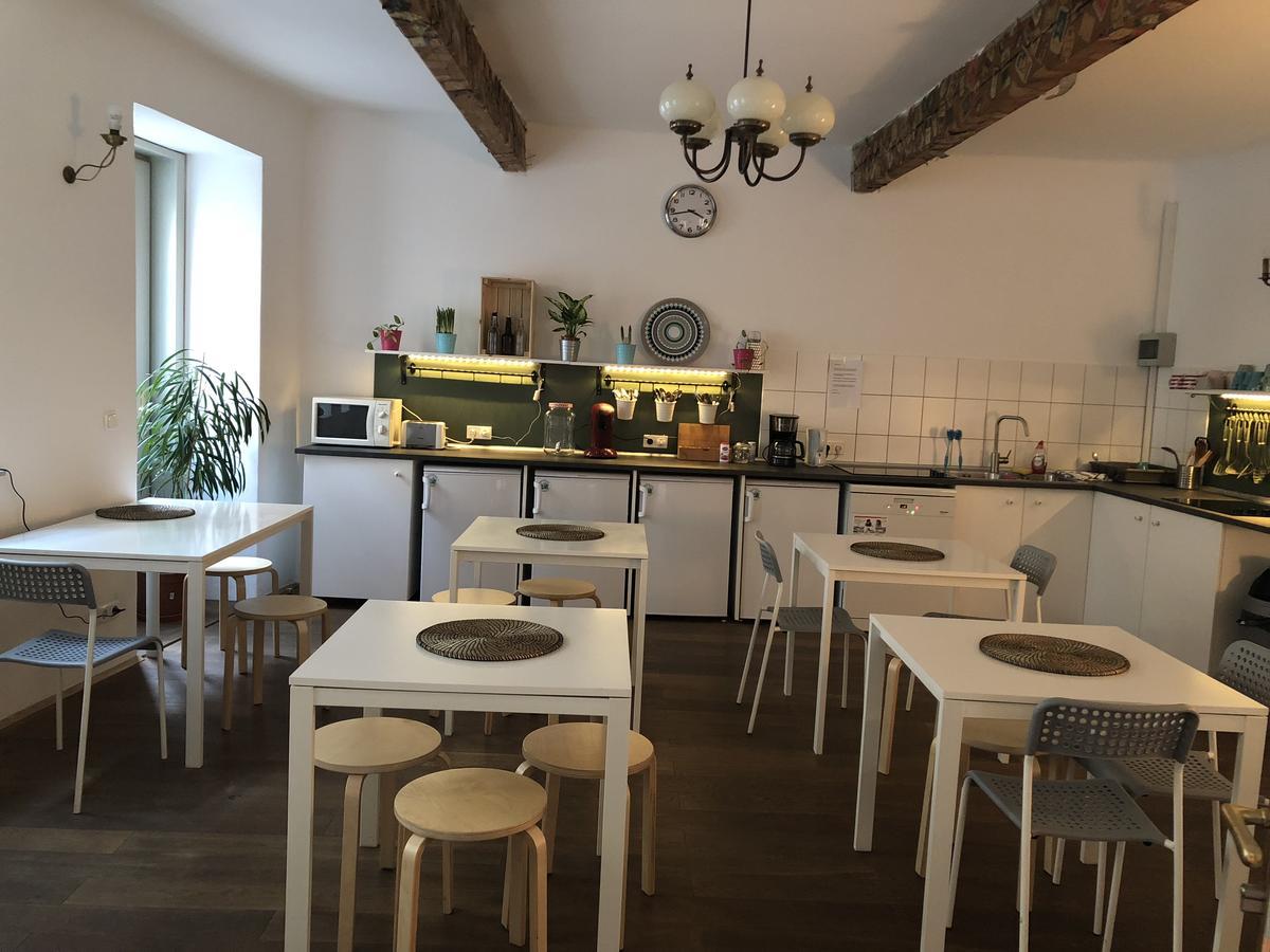 Boutique Hostel Zum Goldenen Kegel Vienna Exterior photo